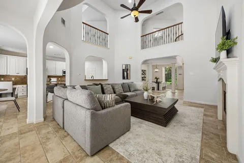 $949,000 | 23 Broadweather Place, The Woodlands, TX 77382