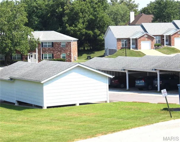$105,000 | 3106 Carnaby Lane, Unit C, Bridgeton, MO 63044