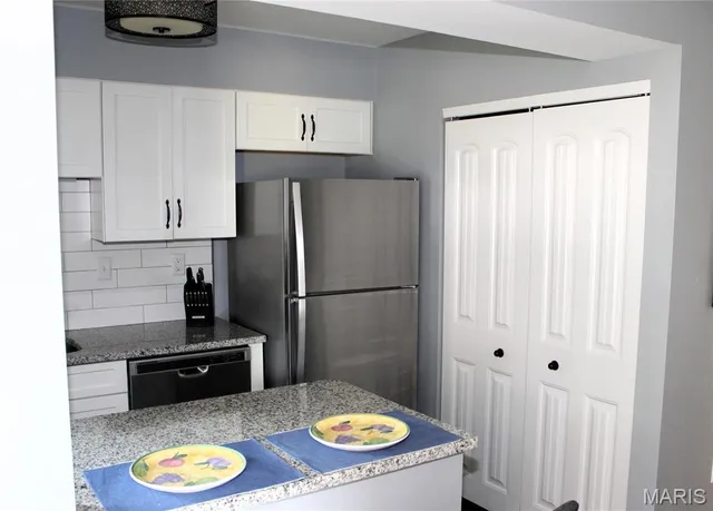 $105,000 | 3106 Carnaby Lane, Unit C, Bridgeton, MO 63044