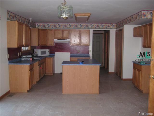 8955 Meskill Road Columbus, MI 48063 - Photo 2 of 12 kitchen