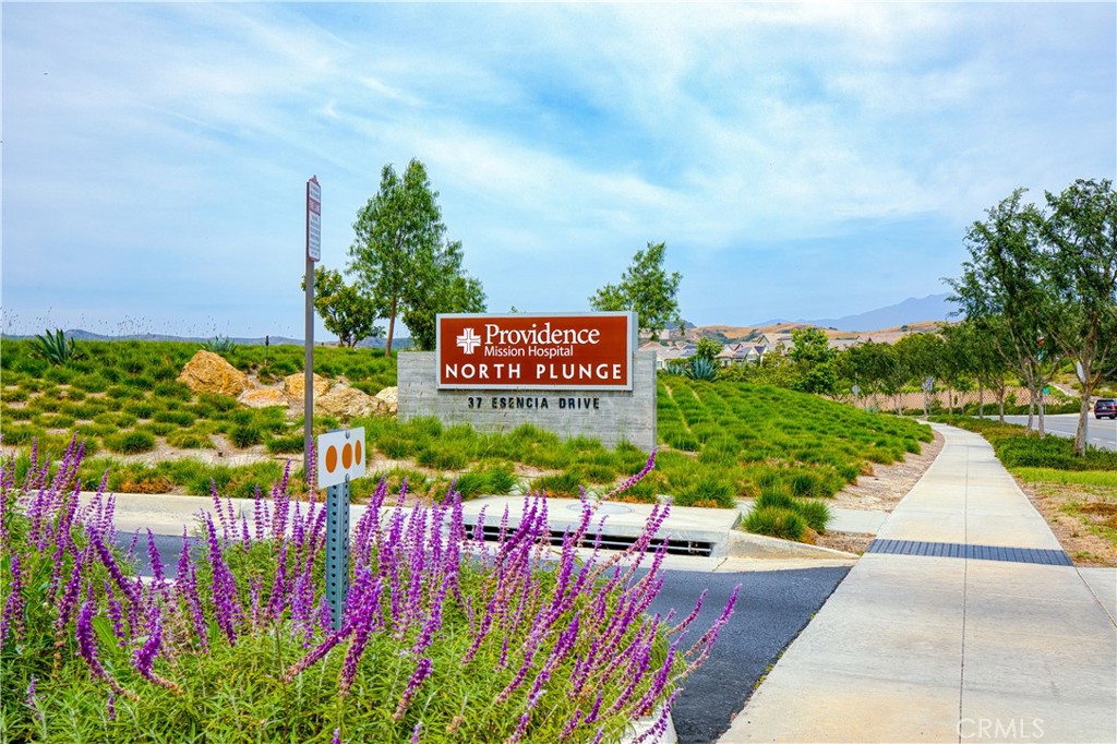 2221 Bluegrass Way Rancho Mission Viejo, CA 92694 - Photo 35 of 35 a sign on the side of a road
