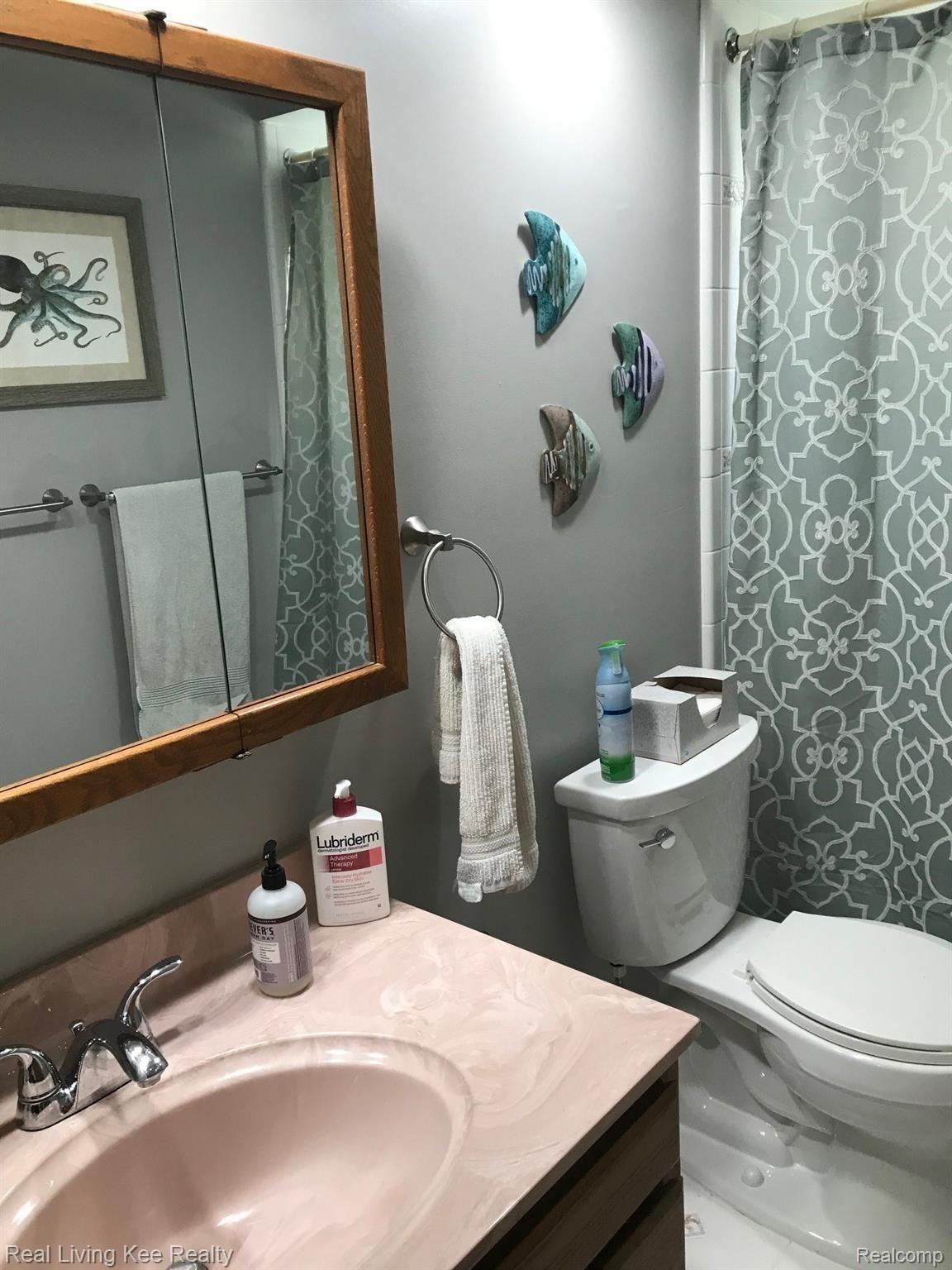 1324 Catalpa Drive Rochester, MI 48307 - Photo 31 of 45 IMG_0782.jpg