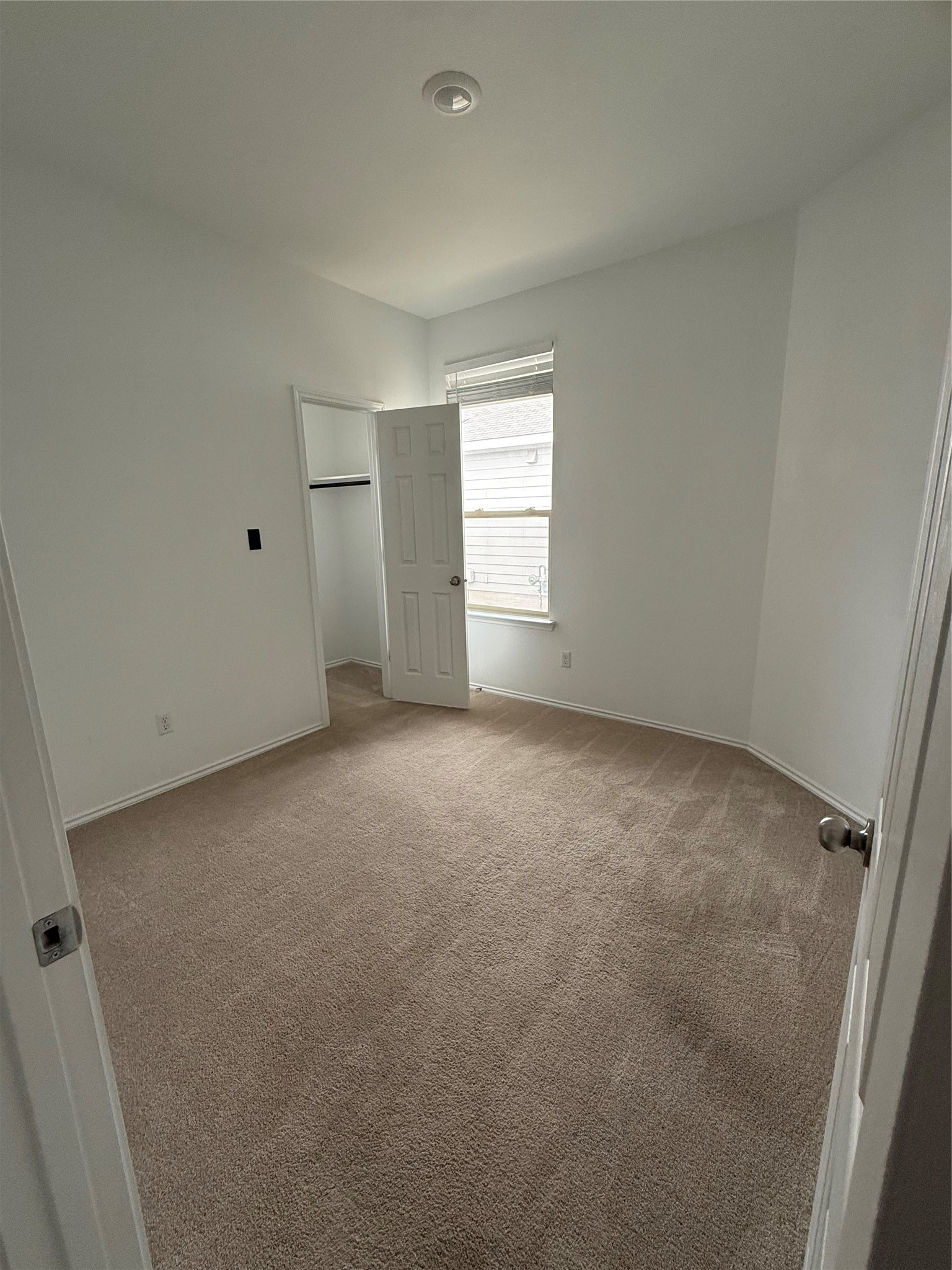 324 Harper Lane Georgetown, TX 78626 - Photo 7 of 14 Primary bedroom