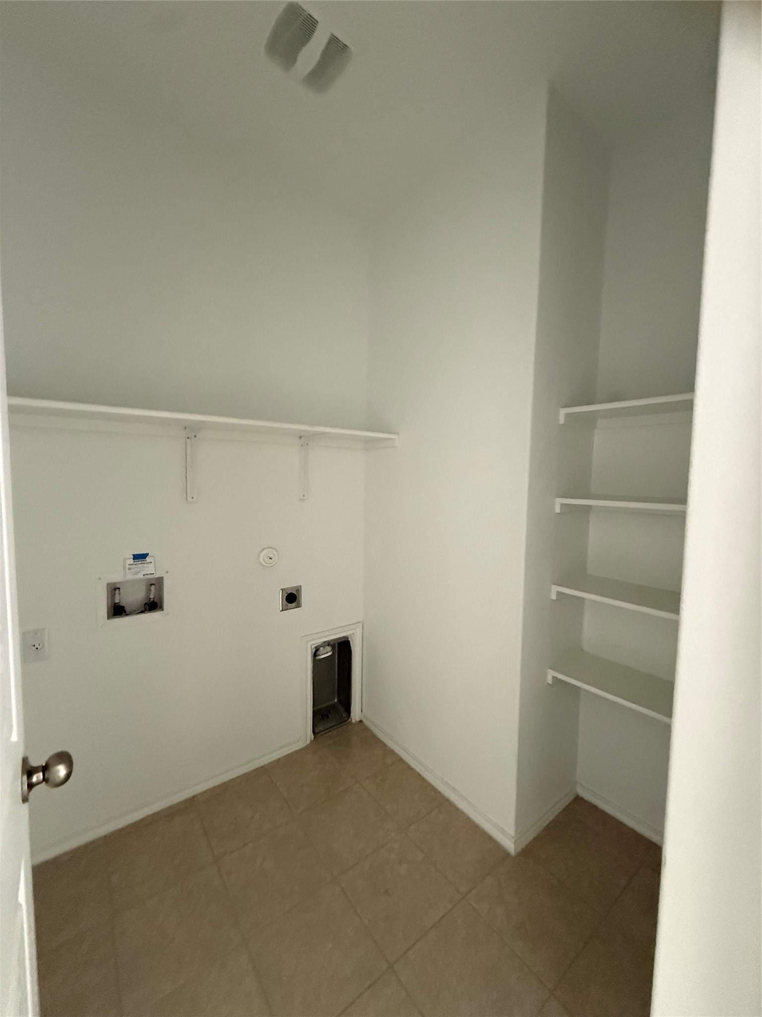 324 Harper Lane Georgetown, TX 78626 - Photo 9 of 14 Laundry
