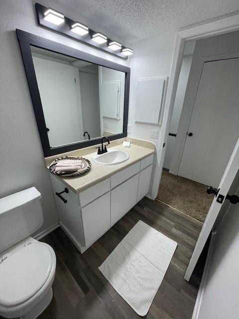 708 West Collins Street Denton, TX 76201 - Photo 31 of 40 Full dual entry bathroom accessible from primary bedroom