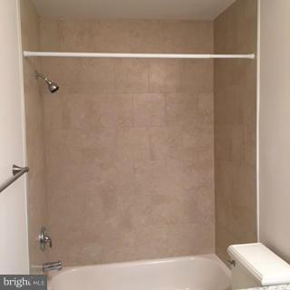 5821 Royal Ridge Drive, Unit R Springfield, VA 22152 - Photo 4 of 6 Bath