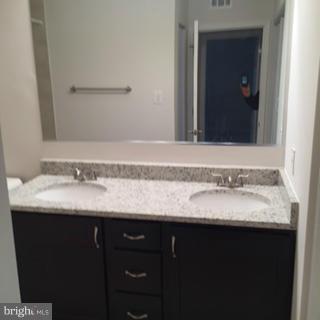 5821 Royal Ridge Drive, Unit R Springfield, VA 22152 - Photo 5 of 6 Bath