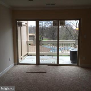 5821 Royal Ridge Drive, Unit R Springfield, VA 22152 - Photo 6 of 6 Living Room