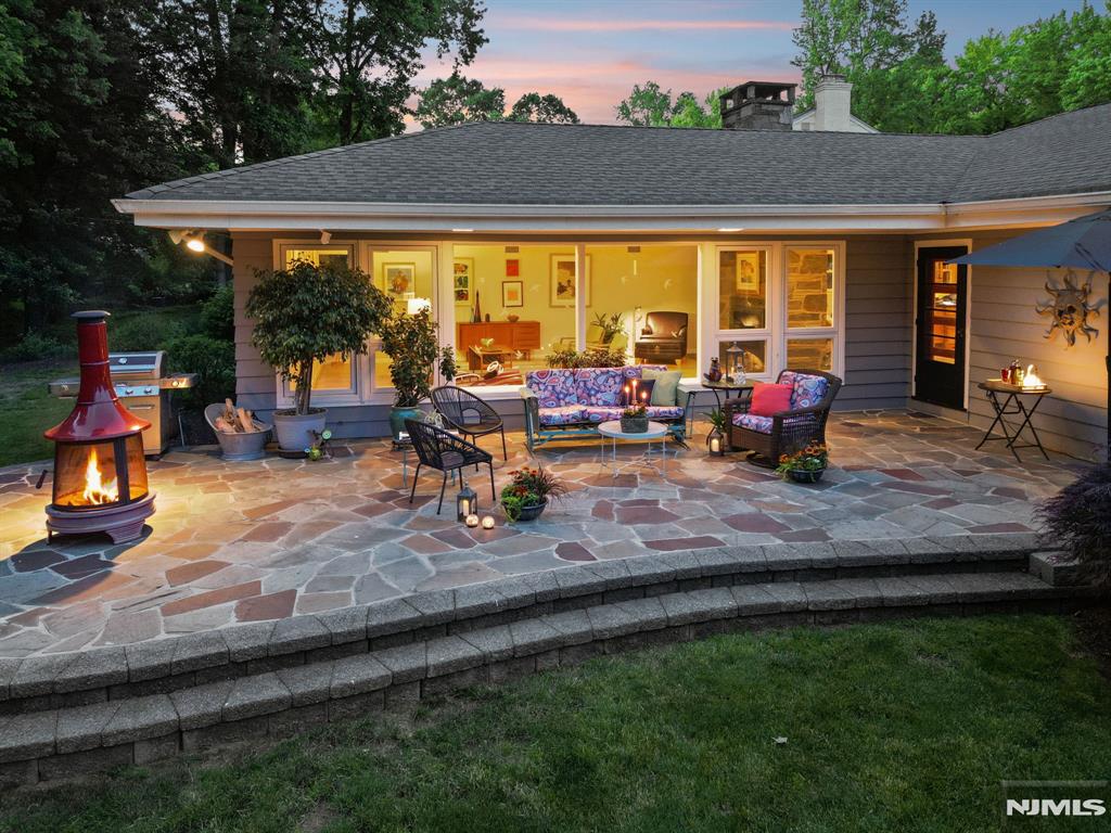 95 Yantacaw Brook Road Montclair, NJ 07043 - Photo 5 of 48