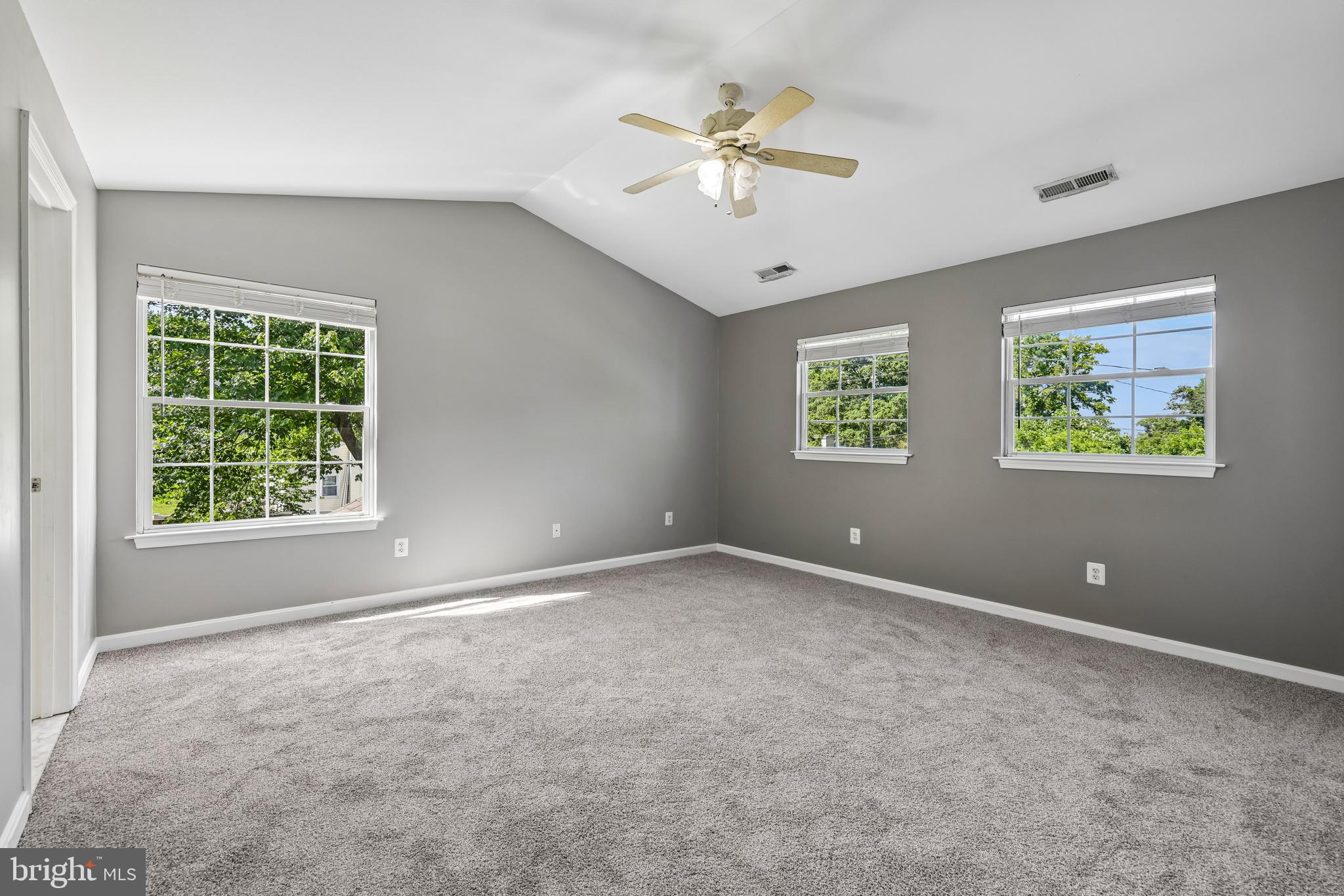 683 Powhatan Beach Road Pasadena, MD 21122 - Photo 33 of 70 Primary Bedroom