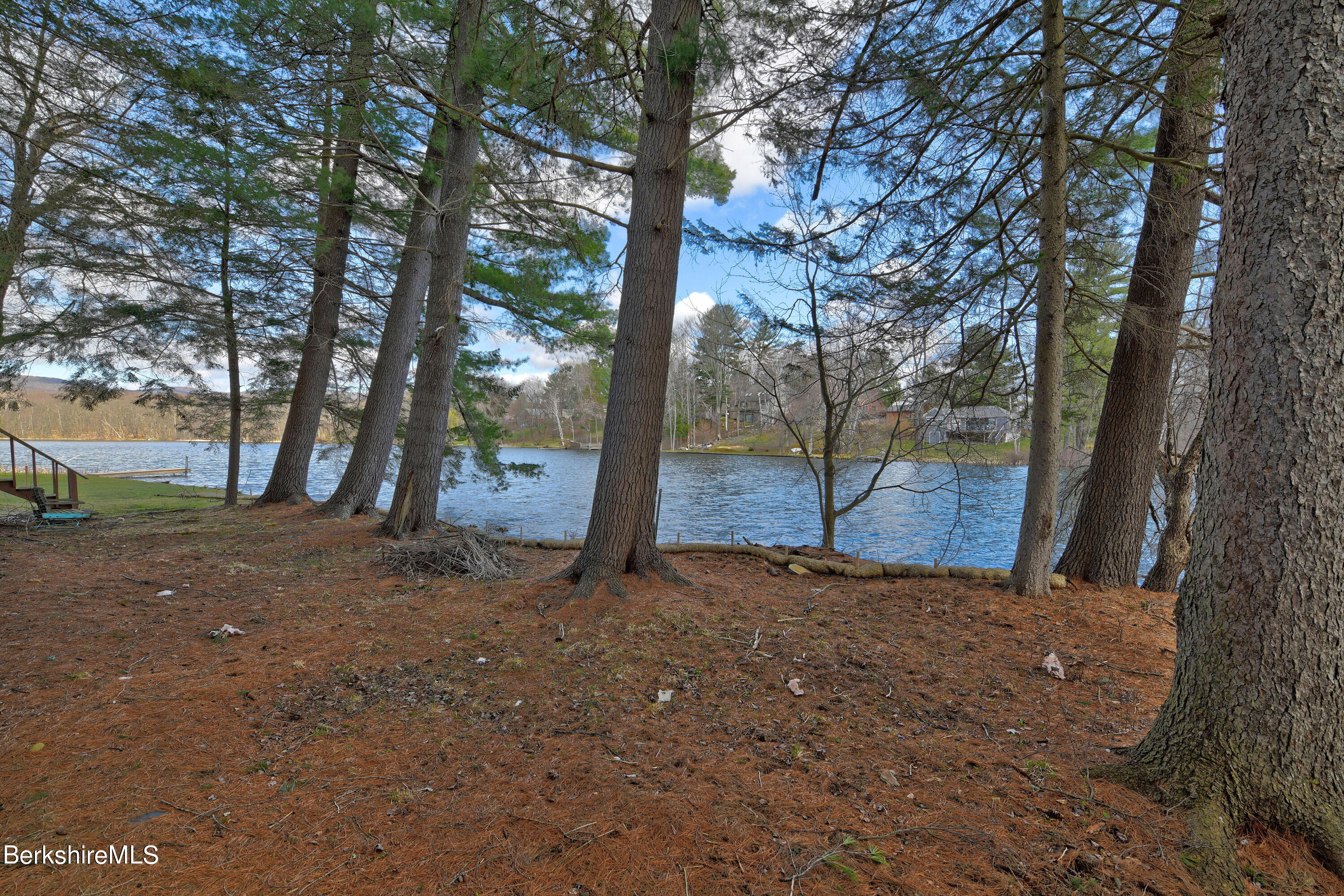 8 Squanto Road Lanesborough, MA 01237 - Photo 5 of 12 207
