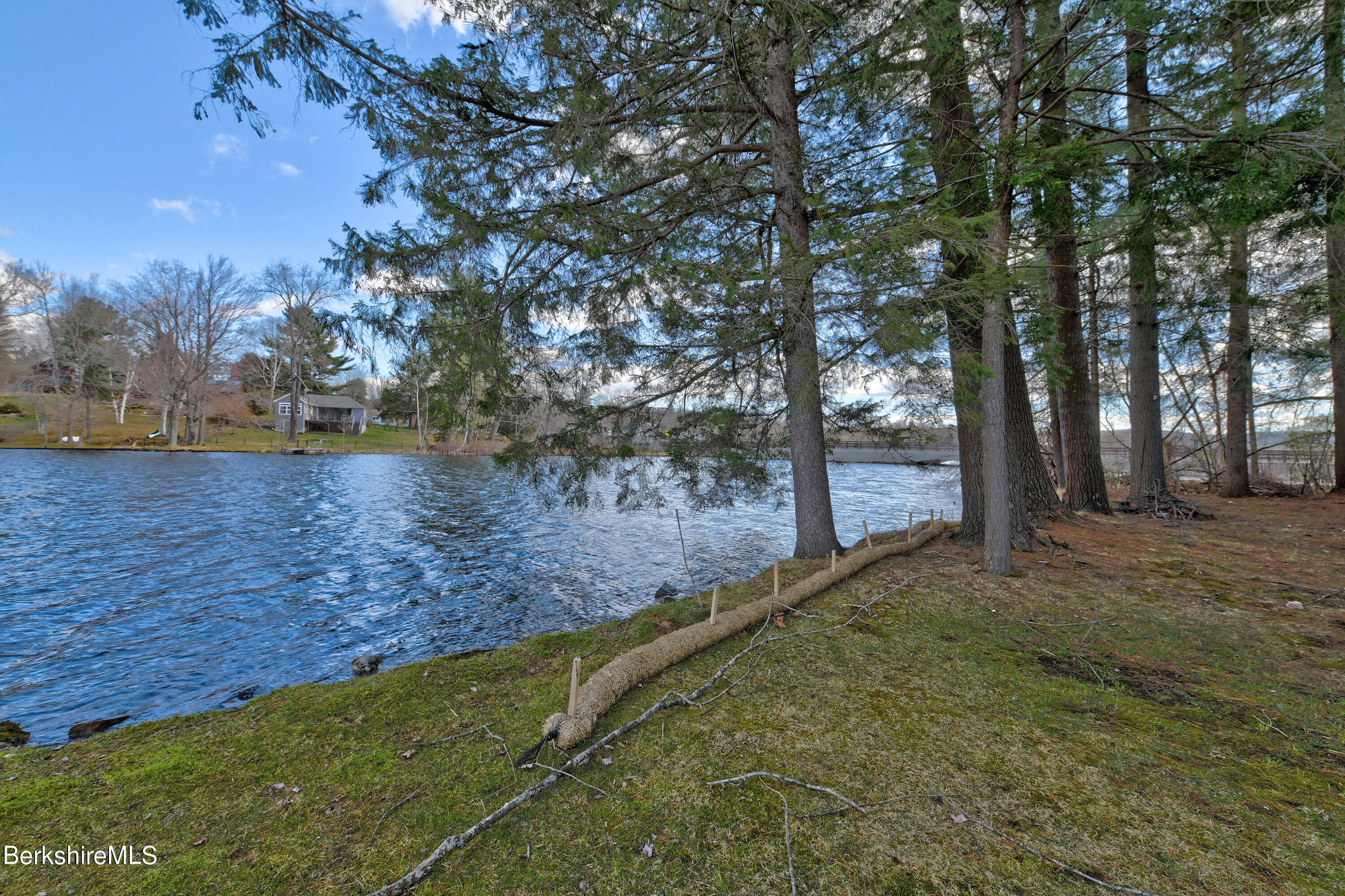 8 Squanto Road Lanesborough, MA 01237 - Photo 6 of 12 206
