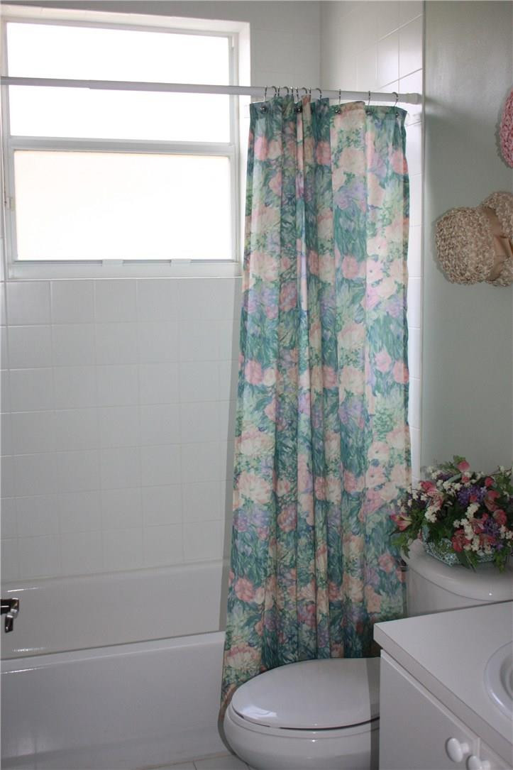 4933 Southwest 134th Avenue Miramar, FL 33027 - Photo 24 of 28 Guest Bathroom