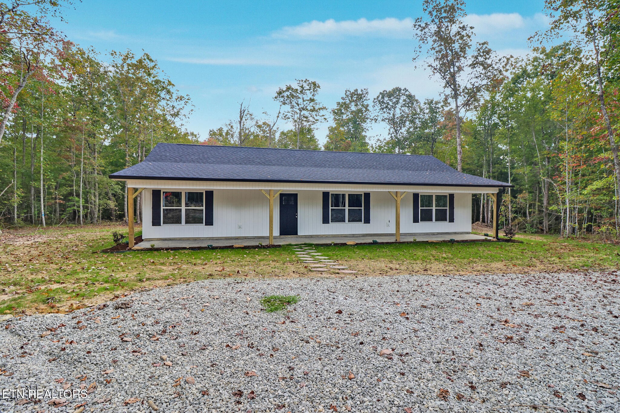 432 Pilot Mountain Road Sunbright, TN 37872 - Photo 3 of 25 Gallery Image 3