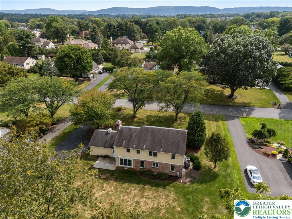 922 Wedgewood Road Bethlehem, PA 18017 - Photo 4 of 30 Gallery Image 4