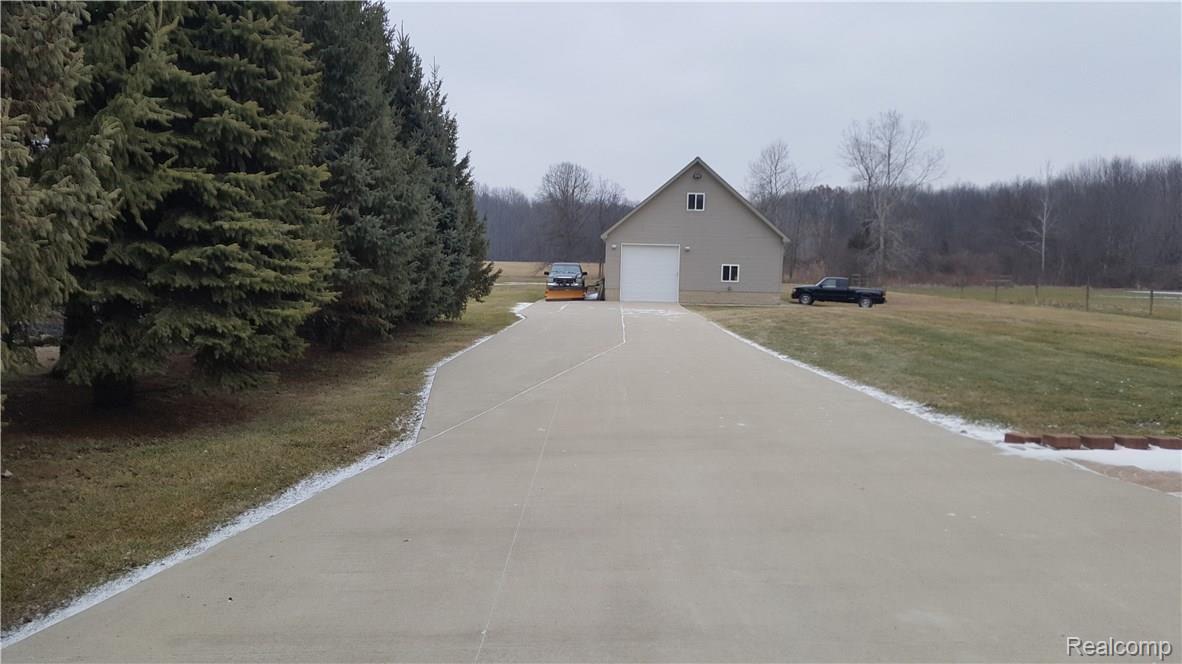 22137 Otter Road Belleville, MI 48111 - Photo 29 of 41 20170128_114142.jpg