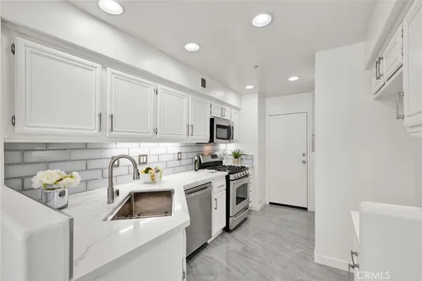$869,000 | 2390 Sunningdale Drive, Tustin, CA 92782