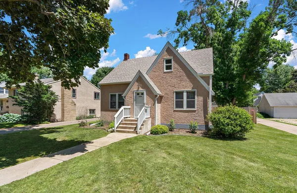 $500,000 | 1746 Holton Street, Falcon Heights, MN 55113