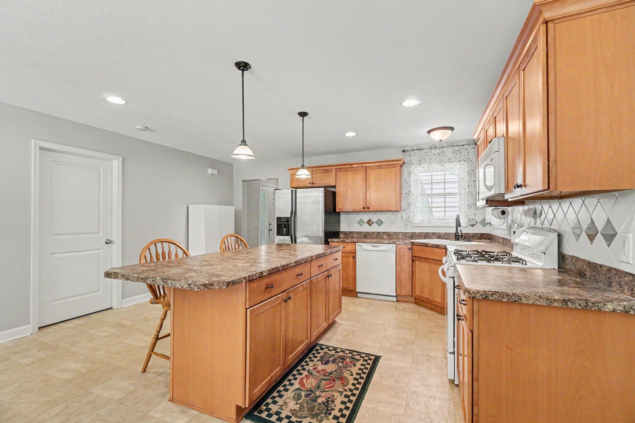 4003 Eastbridge Road Stockbridge, MI 49285 - Photo 5 of 16 005_file_4755