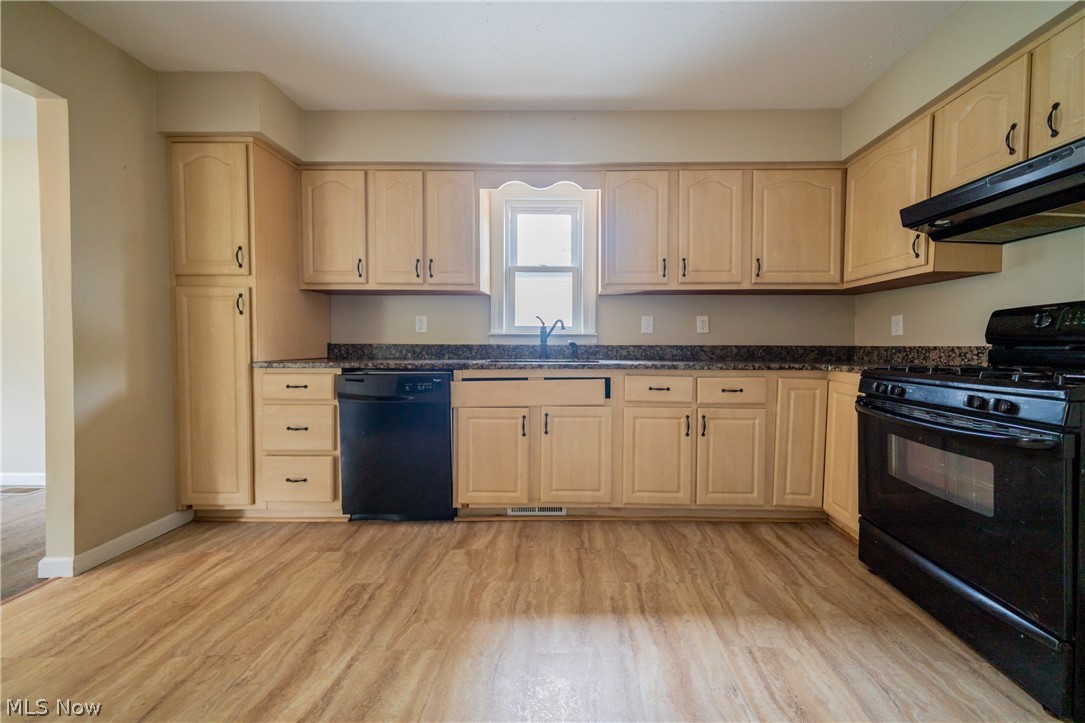 263 Vineyard Road Avon Lake, OH 44012 - Photo 13 of 30 Gallery Image 13