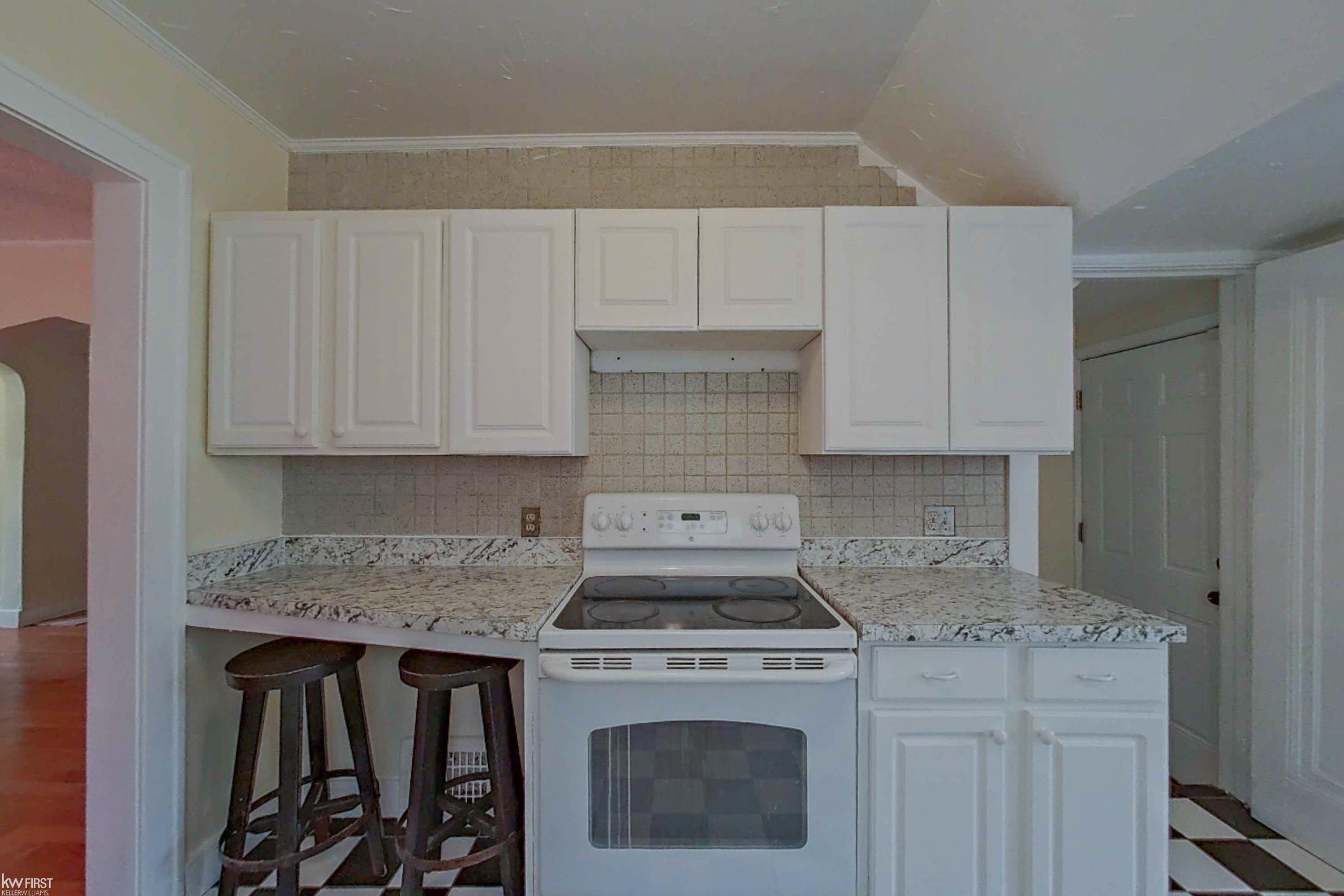 48 East Iroquois Road Pontiac, MI 48341 - Photo 15 of 52