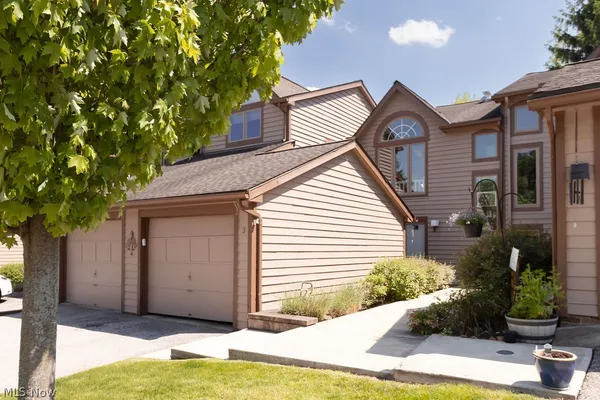 $424,900 | 3 Hanover Lane, Beachwood, OH 44122