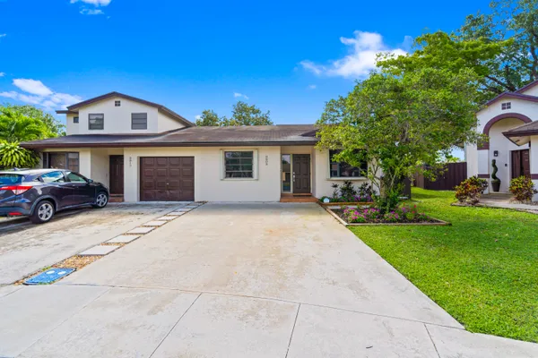 $459,900 | 9909 Southwest 16th Street, Pembroke Pines, FL 33025