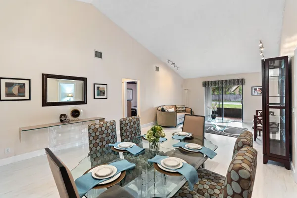 $459,900 | 9909 Southwest 16th Street, Pembroke Pines, FL 33025