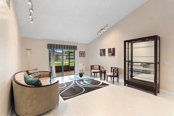 $459,900 | 9909 Southwest 16th Street, Pembroke Pines, FL 33025