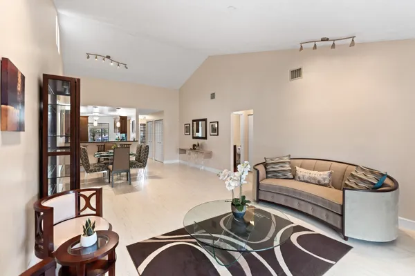 $459,900 | 9909 Southwest 16th Street, Pembroke Pines, FL 33025