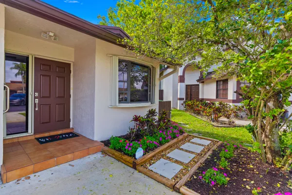 $459,900 | 9909 Southwest 16th Street, Pembroke Pines, FL 33025
