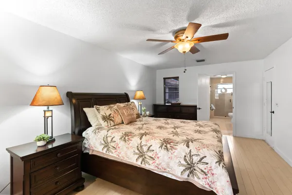 $459,900 | 9909 Southwest 16th Street, Pembroke Pines, FL 33025