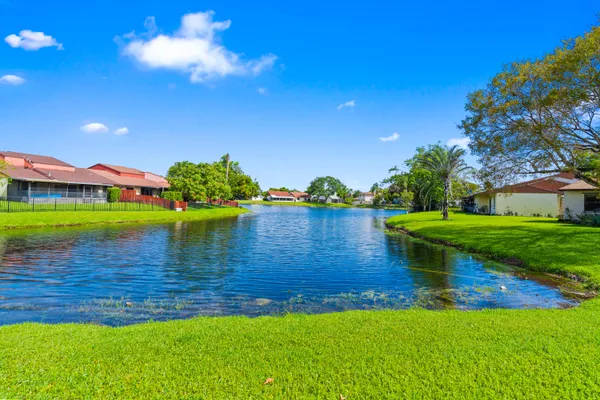 $459,900 | 9909 Southwest 16th Street, Pembroke Pines, FL 33025