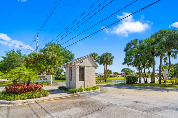 $459,900 | 9909 Southwest 16th Street, Pembroke Pines, FL 33025