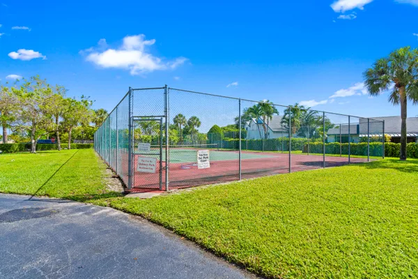 $459,900 | 9909 Southwest 16th Street, Pembroke Pines, FL 33025