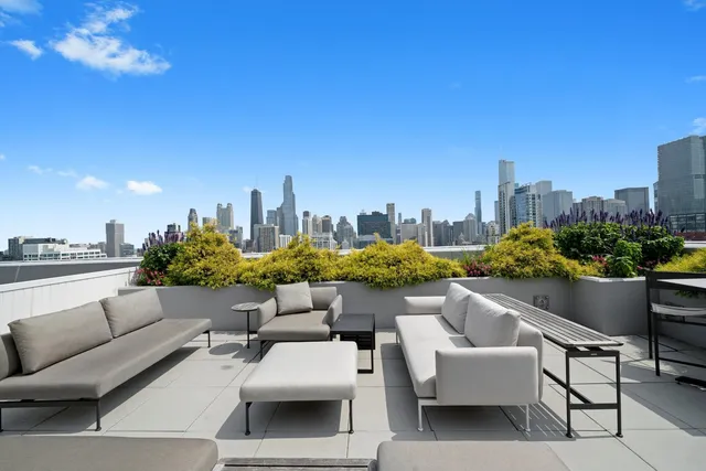 $2,500 | 375 West Erie Street, Unit 323, Chicago, IL 60654