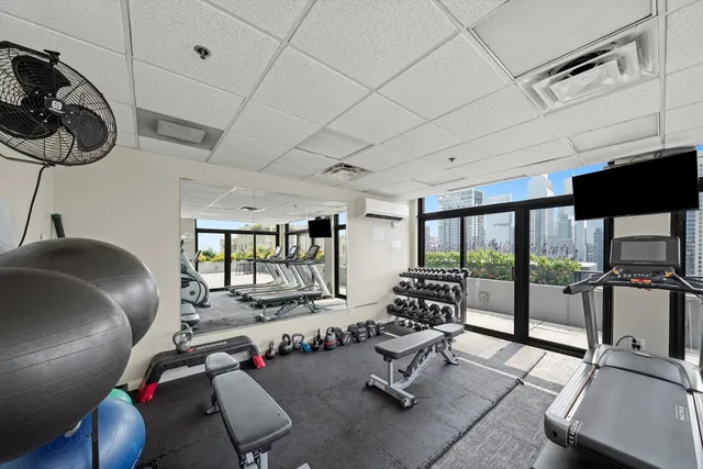 $2,500 | 375 West Erie Street, Unit 323, Chicago, IL 60654