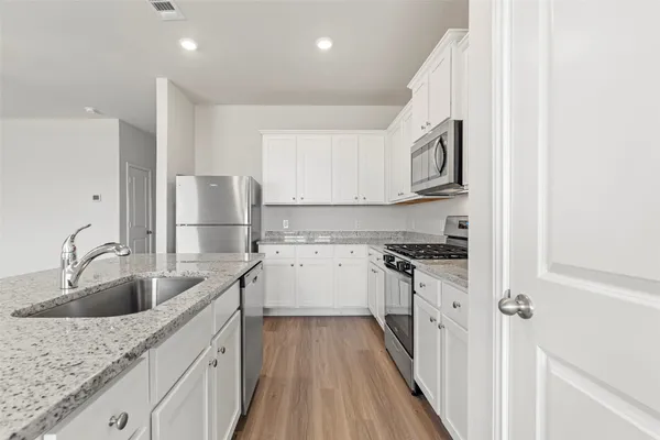 $2,370 | 2514 Green Jasper Drive, Iowa Colony, TX 77583