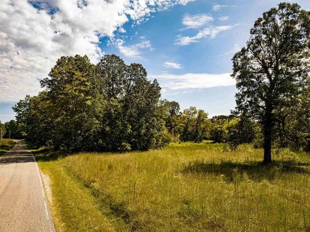 $929,900 | 2642 Brodies Landing Road, Parsons, TN 38363