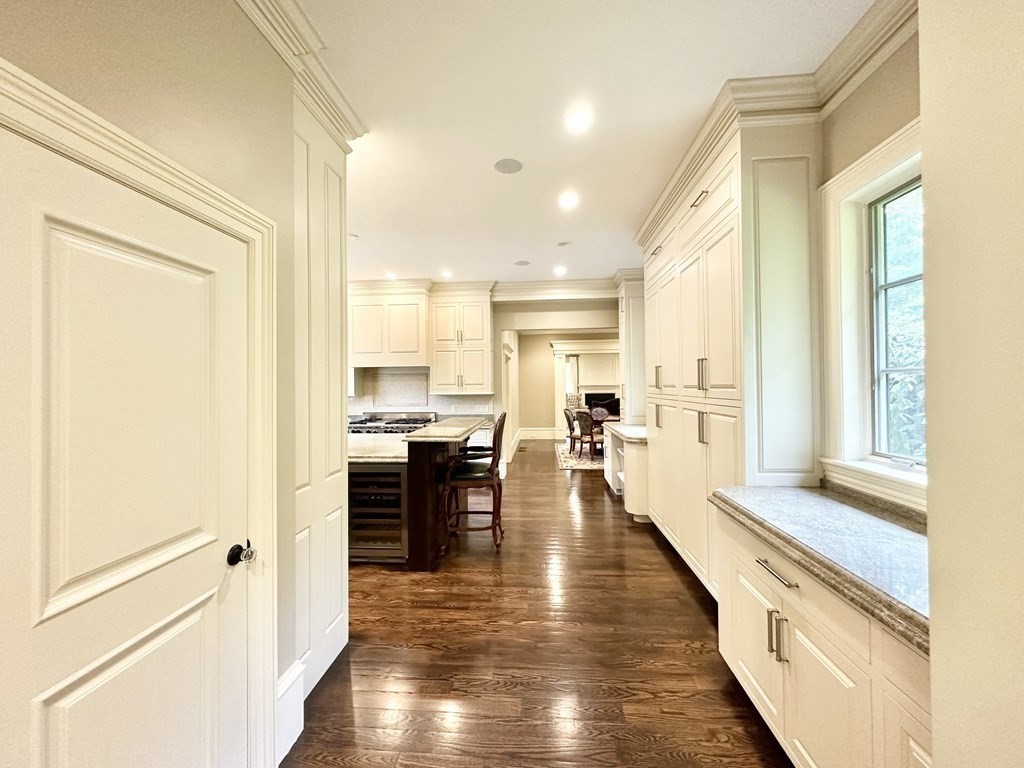 458 Heath Street Brookline, MA 02467 - Photo 14 of 41