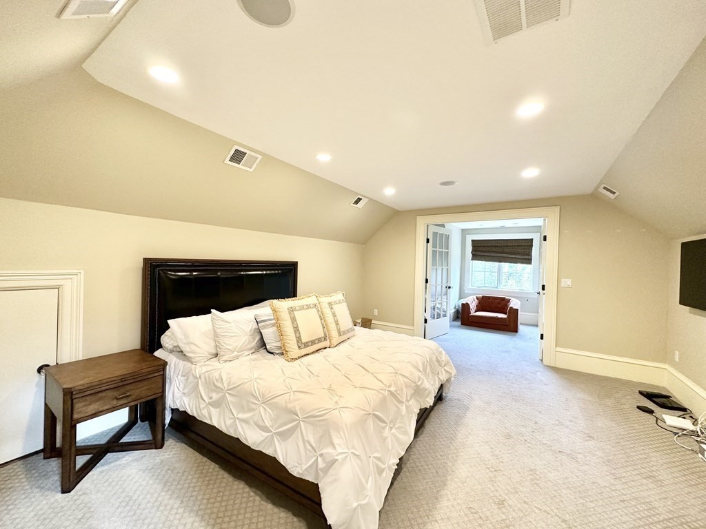 458 Heath Street Brookline, MA 02467 - Photo 31 of 41