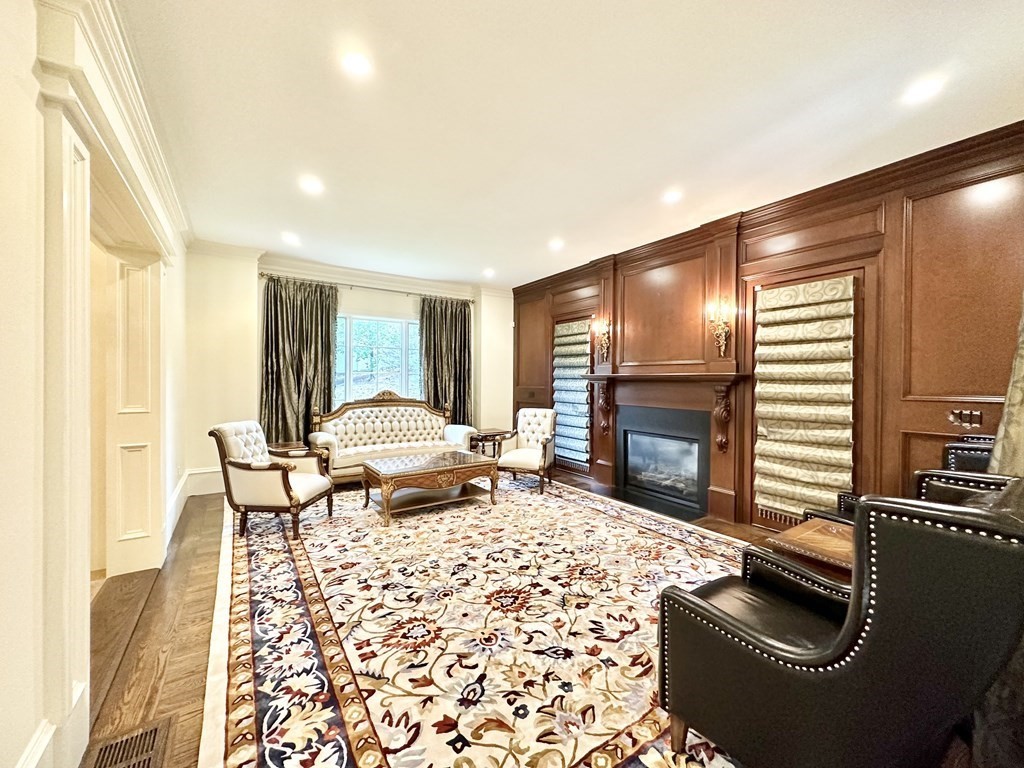 458 Heath Street Brookline, MA 02467 - Photo 7 of 41