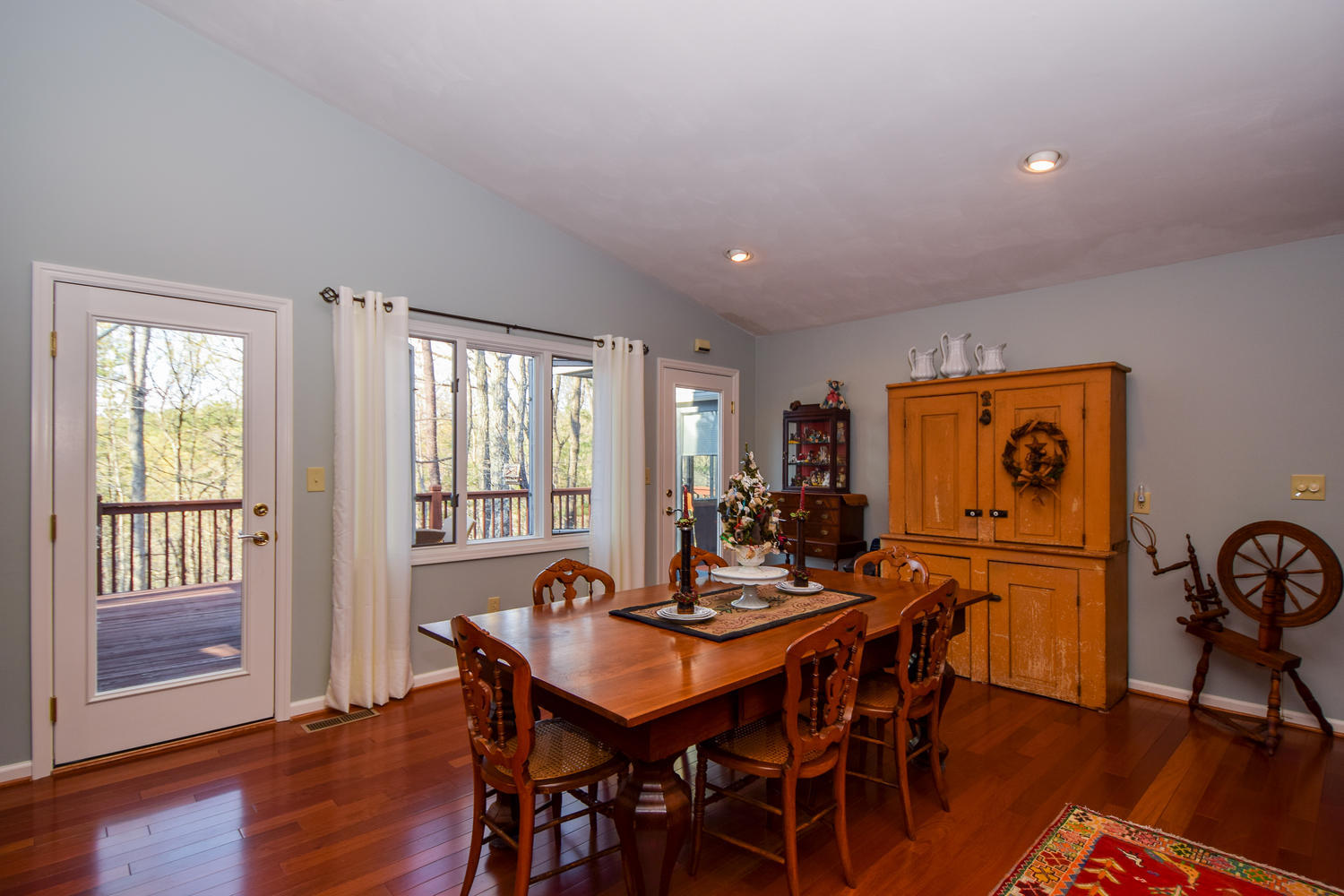 5350 Silver Fox Road Roanoke, VA 24018 - Photo 8 of 42 8