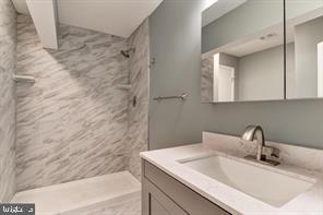12702 North Point Lane Laurel, MD 20708 - Photo 9 of 17 Primary En-Suite bath
