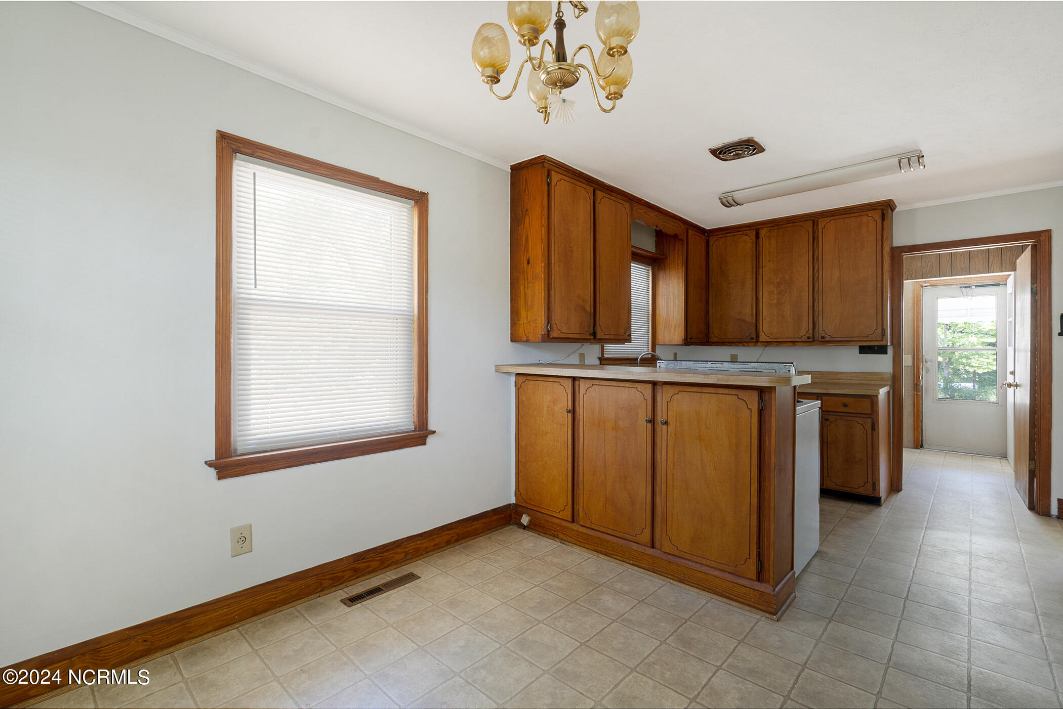 319 Old Gibson Road Hamlet, NC 28345 - Photo 6 of 22 309 Gibson St_image13