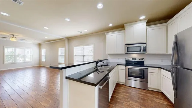 $4,200 | 106 Richards Street, College Station, TX 77840