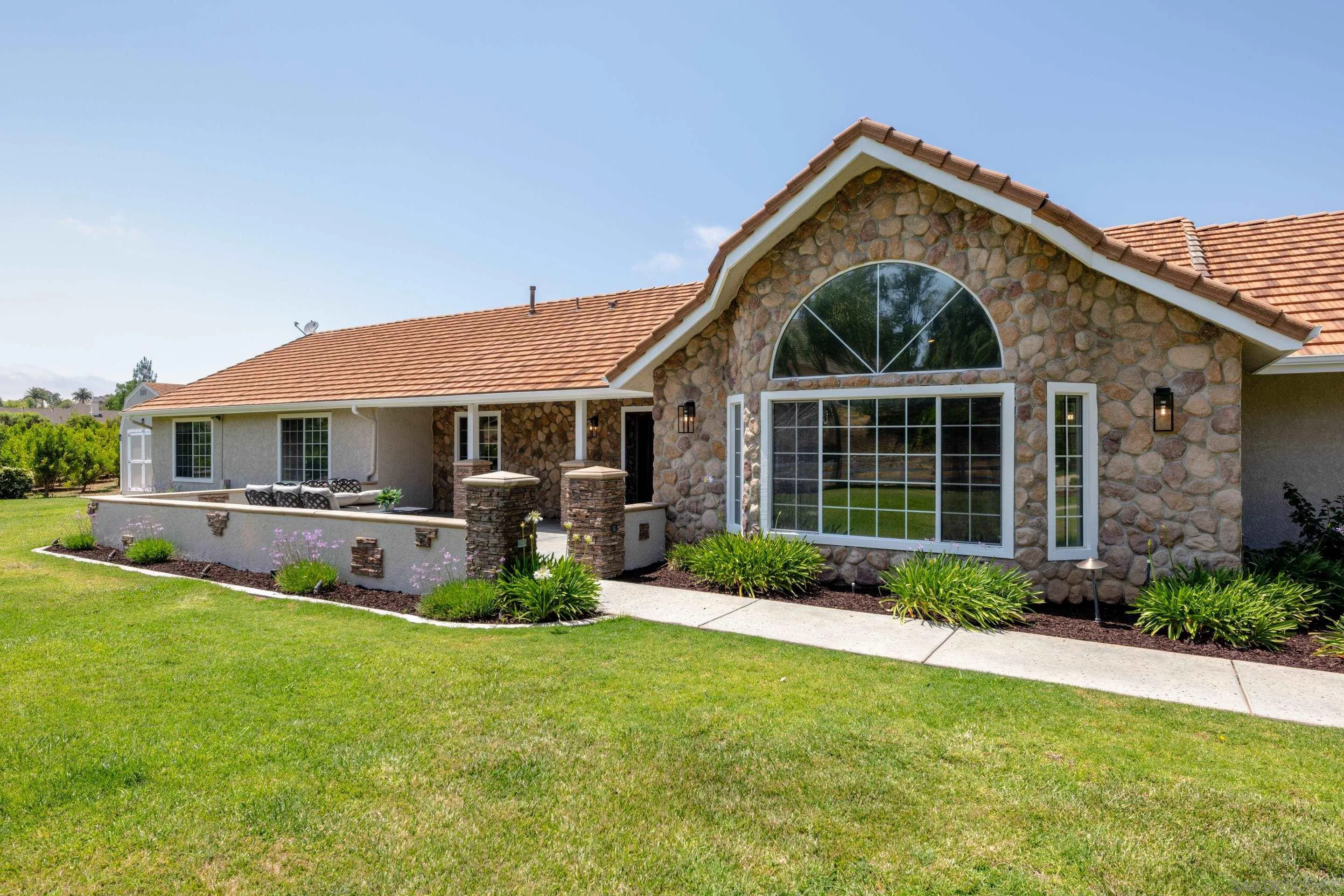 31125 Pauba Road Temecula, CA 92592 - Photo 17 of 55 Gallery Image 17