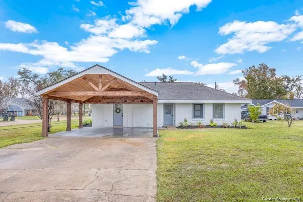 $325,000 | 616 West Claude Street, Lake Charles, LA 70605