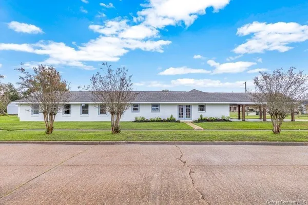 $325,000 | 616 West Claude Street, Lake Charles, LA 70605