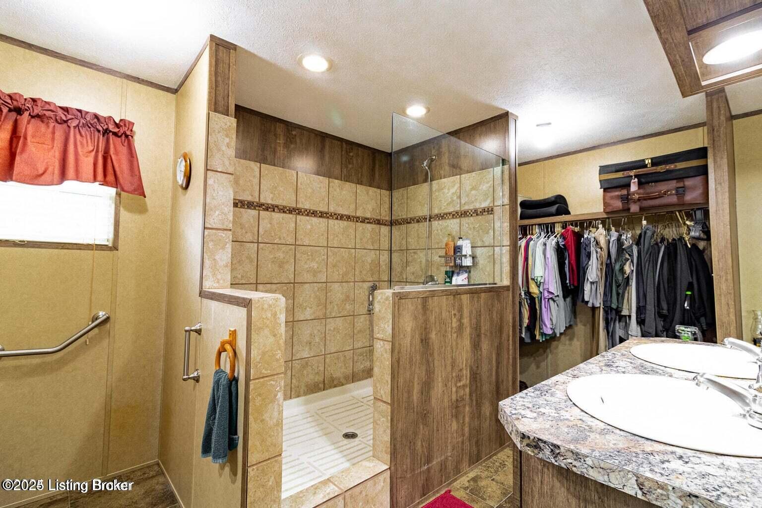1225 Old Fox Road Irvine, KY 40336 - Photo 8 of 13 Master bathroom